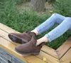 2019 클래식 디자인 New Top Real Australia 염소 가죽 양 가죽 스노우 부츠 마틴 부츠 짧은 여성 부츠는 따뜻한 신발을 유지한다.