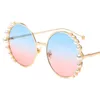 2019 luxe rond femmes lunettes de soleil perle décoration mode lunettes de soleil dames dégradé clair nuances uv400 occhiali da sole