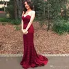 2020 신부 들러리 드레스 새로운 섹시한 결혼식을위한 Burgundy Mermaid 전체 레이스 아프리카 층 길이 플러스 사이즈 공식 하녀 명예 가운