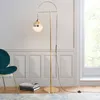 Nowoczesne minimalistyczne lampy podłogowe LED 110-220 V Nordic stojących lampy Złoto żelaza Luksusowa sypialnia Lampka nocna Study biurowe światło