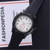 최고의 패션 스포츠 43mm 쿼츠 남성 시계 실리콘 고무 스트랩 고품질 시계 17 Colors205b