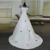 Stunning White and Burgundy Wedding Dress Vintage Handmade Appliques Off Shoulder Satin A Line Bridal Gowns Vestido de Noiva