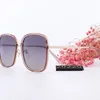 أكياس مستحضرات التجميل الساخنة نوعية جيدة العلامة التجارية النساء نظارات العلامة التجارية مصمم النظارات الشمسية الاستقطاب للنساء مصمم 20220 النظارات في الهواء الطلق