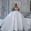 Fantastiska paljetter Luxury Ball Gown Wedding Dresses Pärlor av axel långärmad brudklänningar glittrande svep tåg puffy bröllop dr4018578