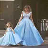 2020 Belle Puffy Fleur Filles Robes Pour Les Mariages Illusion Dentelle 3D Appliques Sans Manches Mère Et Fille Robes Fille Pageant Robes