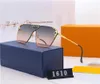 I nuovi occhiali da sole di tendenza moda uomo e donna dell'anno 2020 sono occhiali da sole squadrati personalizzati
