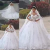 Nieuwe Sexy Arabische Baljurk Trouwjurken Off Shoulder Tule Lace Applicaties met Bloemen Backless Court Trein Puffy Formal Bridal Bowdowns