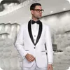 Brand New White Groom Tuxedos черного платок отворот дружка свадебные 3 шт Костюм мужской моды Бизнес куртка Blazer (куртка + брюки + Tie + Vest) 2661