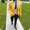 Yellow Groom Tuxedos Notch Lapel Groomsman Wedding 3 Piece Suit Moda Mężczyźni Business Party Jacket Blazer (Kurtka + spodnie + krawat + kamizelka) 2552