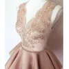 Duas camadas de saia curta Vestidos de baile com decote em V Manga curta de renda Lace frisada vestido de formatura Barato vestido de formatura para meninas baratos vestidos de noite