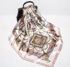 Europa och Förenta staterna Ny 90cm Lady Printed Silk Satin Scarf Scarf Square Shawl Tillverkare Partihandel