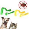 2 sztuk / zestaw Plastikowe Przenośne Hak Tick Twister Remover Hook Koń Human Cat Dog Pet Supplies Tick Remover Narzędzie Zwierząt Pchli Hook