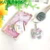 50pcs Baby Girl Girl Choused Favors Pink Carriage Key Chains na caixa de presentes Recém