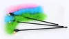 1pc Pet Toy Random Color Catcher Teaser Toy for Pet Feather Wand Stick voor Cat Kitten Jumping Train Aid Plezier