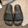 Zapatos de mujer de cabeza redonda de moda clásica caliente, sandalias de tacón bajo, zapatilla plana para interiores, zapatos portátiles de playa para exteriores para hombre, zapatos antideslizantes