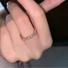 Anello con linee intrecciate scintillanti placcato in oro rosa Gioielli da donna per coppie da uomo per anelli con diamanti CZ in vero argento CZ Pandora con scatola originale