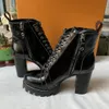 Herfst Winter Dames Enkellaarzen Hoge Hakken Chunky Heels 9.5cm Platform Lederen Korte Booties Zwarte Dames Schoenen Goede Kwaliteit35-42