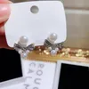 Orecchini a doppio uso con perle di diamanti alla moda, orecchini a bottone dal design unico, eleganti ed eleganti, per regali per ragazze da donna con scatola