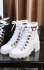 2019 Hilo de costura clásica Aumento de zapatos de cuero de mujer alto Cinturón de cinta de cinta Hebilla Tobillo Tobillo Real Cuero Femenino Rough Women Boot