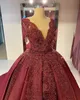 Bourgogne Luxueux Dentelle Perlée Quinceanera Robes De Bal Profonde Col En V Tulle Robe De Bal Soirée Sweet 16 Robe ZJ197