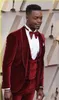 2019 nouveaux hommes rouges mariage Tuxedos trois pièces (veste + gilet + pantalon) garçons d'honneur portent revers cou costumes formels sur mesure