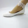 Cordón blanco hecho a mano con las fotos de los zapatos de las mujeres Mostrar dama de honor umbral de novia zapatos de boda suave tacones planos abajo US4-10.5