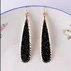 Pendientes largos de lágrima con pavé de cristal arcoíris a la moda para mujer, diamantes de imitación clásicos, punta de flecha, joyería de gota llamativa