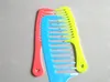 Les grands fabricants de peignes à cheveux pour le lavage des dents vendent des petits produits à Yiwu