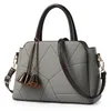 حقيبة حمل HBP Retro Women Leather Pounds Pocket Female Messengerbags سيدة أكياس الكتف