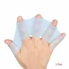 Nuove dita da nuoto Guanti palmati Pinne Mani in silicone Pinne Palmi Accessori Attrezzatura per guanti da nuoto 9635510