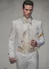 Broderie conçue Tuxedos de marié blanc hommes costume de cour costumes formels classiques populaires hommes costumes bal dîner costumes (veste + pantalon + ceinture) 1570