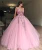 ピンクのボールガウンのQuinceaneraのドレスレースのアップリケチュールフロアの長さの輝きウエディングドレス甘い16イブニングドレス送料無料