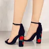 2018 Daim Chaussures Femme Sandale Broder À Talons Hauts Femmes Sandales Ethnique Fleur Floral Parti Chaussures Plus La Taille Zapatos Mujer 1117W