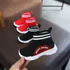 Tennis Calzature europee sportive scarpe da corsa per bambini moda ragazze traspiranti ragazzi sneakers cool stivali per bambini di alta qualità