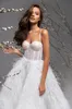 2021 فساتين الزفاف الأنيق السباغيتي الأشرطة أثواب الزفاف الرباط الريشة تفصيل عارية الذراعين طول الطابق ألف خط فستان الزفاف