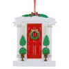 Enfeites de árvore de natal personalizados de poliresina de porta de casa vermelha vtop com coroa de flores e pinheiro para presentes de feriado de ano novo decorações para casa por atacado
