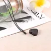 Collier d'urne de crémation en forme de cœur noir, pendentif commémoratif pour bijoux de cendres avec kit de remplissage, toujours dans mon esprit, pour toujours dans mon cœur