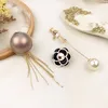 Mode Luxury Vintage Skönhet Badage Nummer Elegant Pearl Tassel Camellia Flower Pin Designer Brosches Set för kvinna damer