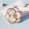 Designer Camellia Broscher Högkvalitativa Emaljblomma Broscher Multi-Layer Petals Pins Fahsion Smycken Gåvor för Män Kvinnor Vit Svart