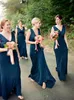 Dunkelblaues Brautjungfernkleid, langes rustikales Land-Hochzeitsgastkleid mit V-Ausschnitt, Seidensatin, Wasserfallausschnitt, Abendkleider, Trauzeugin 2019