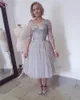3/4 슬리브 레이스 아플리케가 3D 플라워 댄스 파티 드레스 드레스가있는 회색 A 라인 차 길이 홈 커밍 드레스