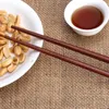 日本スタイルの自然な手作りの木製の赤ちゃん箸日本中国中国食べるウェアチョップスティックスティックラウンド2533274