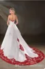Blanco vintage y rojo satinado vestidos de boda de playa del bordado sin tirantes de tren capilla del corsé nupcial por encargo vestidos de boda