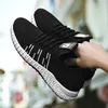 2022 Chaussures de course G.N.Shijia Fashion Top Qualité PU Semelle en Caoutchouc Noir Blanc 36 Femmes Sports Sport Sport