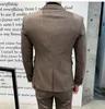 Marka Yeni Kahverengi Şerit Damat Smokin Çentik Yaka Sağdıç Düğün 3 Parça Suit Moda Erkekler İş Ceket Blazer (Ceket + Pantolon + Kravat + Yelek) 676