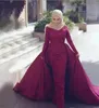 Seksowne Muzułmańskie Dresses Party Saudi Arabski Satyna Wysoka Neck Prom Dresses Chapel Train Overskirt Evening Pagewanta Celebrity Suknia Nosić