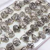 Fungo intero 50pcslots Punk Metal Skull Anelli per uomini Donne Dimensioni da 8 a 11 Mix Style9124276