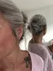 Mode rakt grå hår hästsvans naturliga höjdpunkter två ton blandad silver grå humna hår ponny svans hårstycke wraps runt hår bun updo