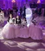 Eleganta Spaghetti Straps Färgglada Tulle En Linje Flower Girl 'Dresses Lace Applique Layered Ruffles Little Girls' Wedding Party Dresses