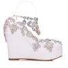 Cuñas zapatos de tacón alto con correas de tobillo de cristal Moda Ab Crystal Bridal Shoes de boda más tamaño Madre de la zapata de novia